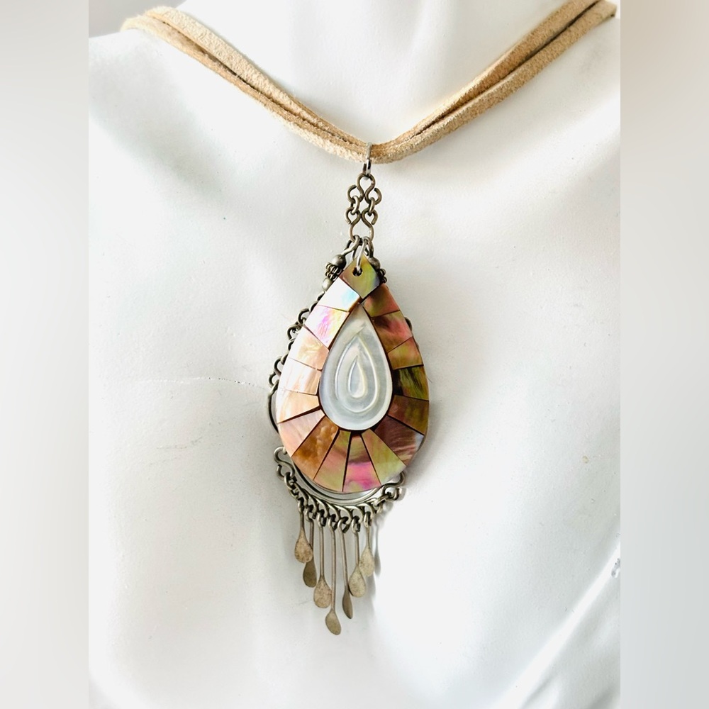 🦋2/25$ Reanimate by MJ from craft jewelry abalone pendant suede rope necklace